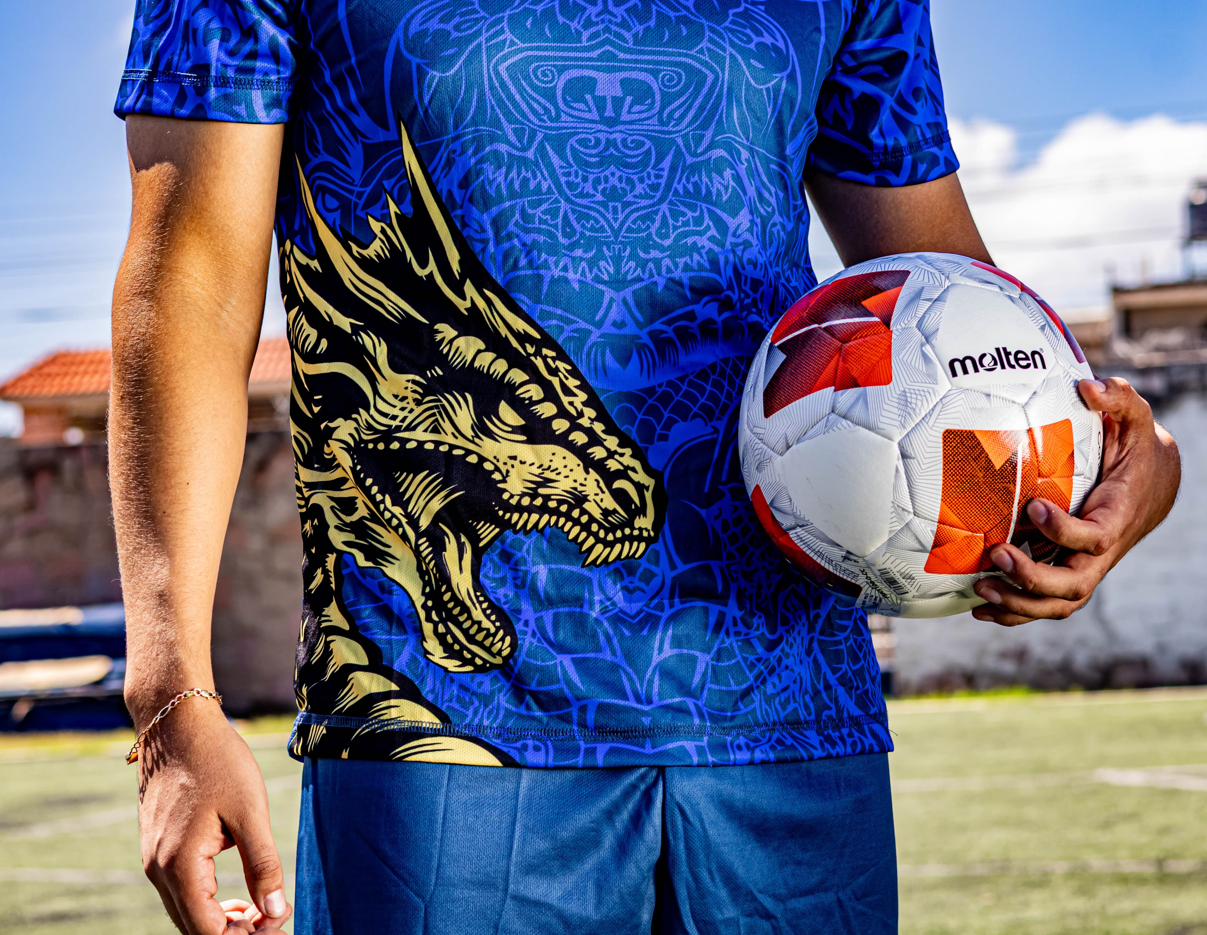 Uniforme de fútbol fabricado por DZR