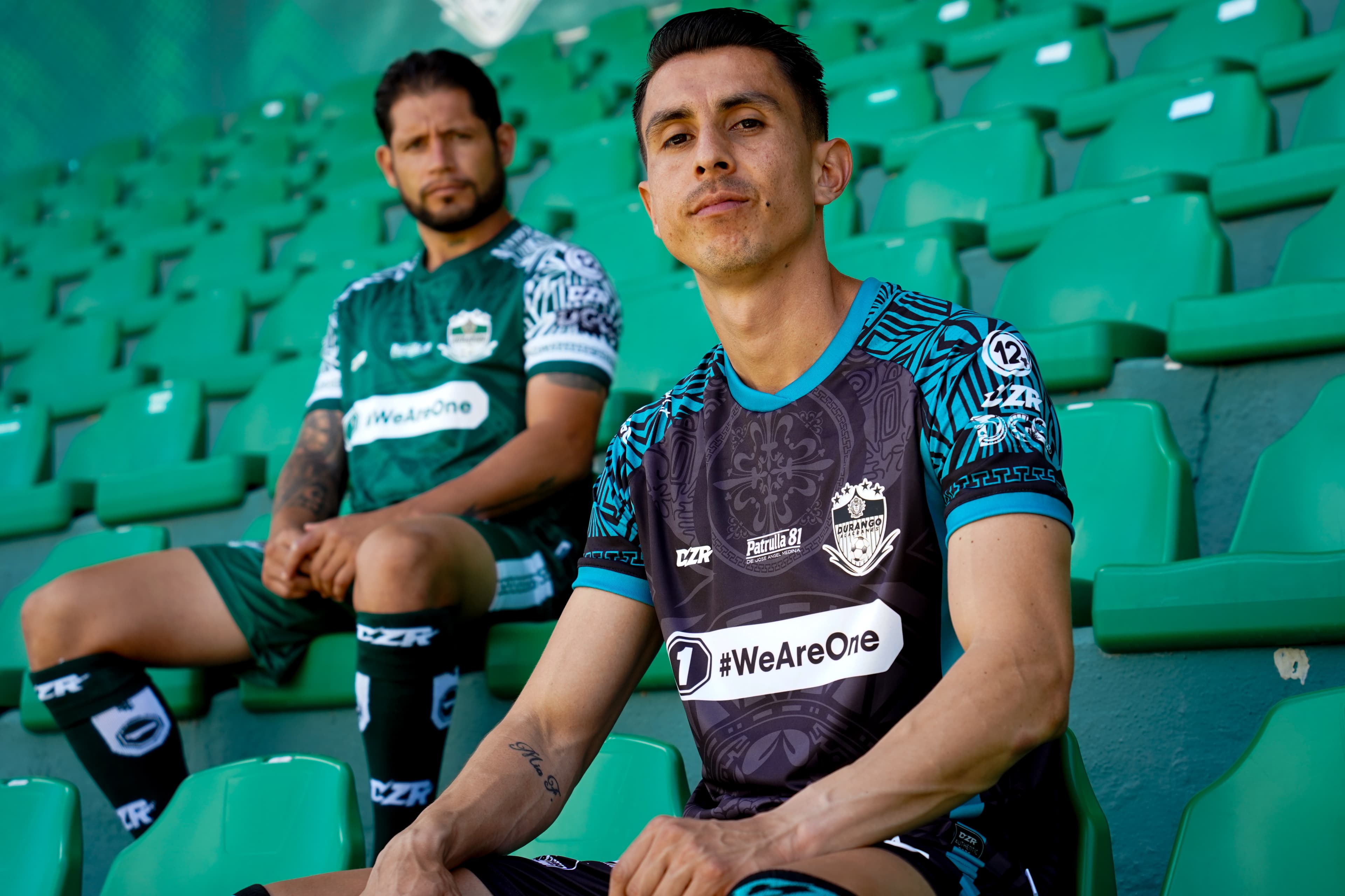 Uniforme personalizado DZR