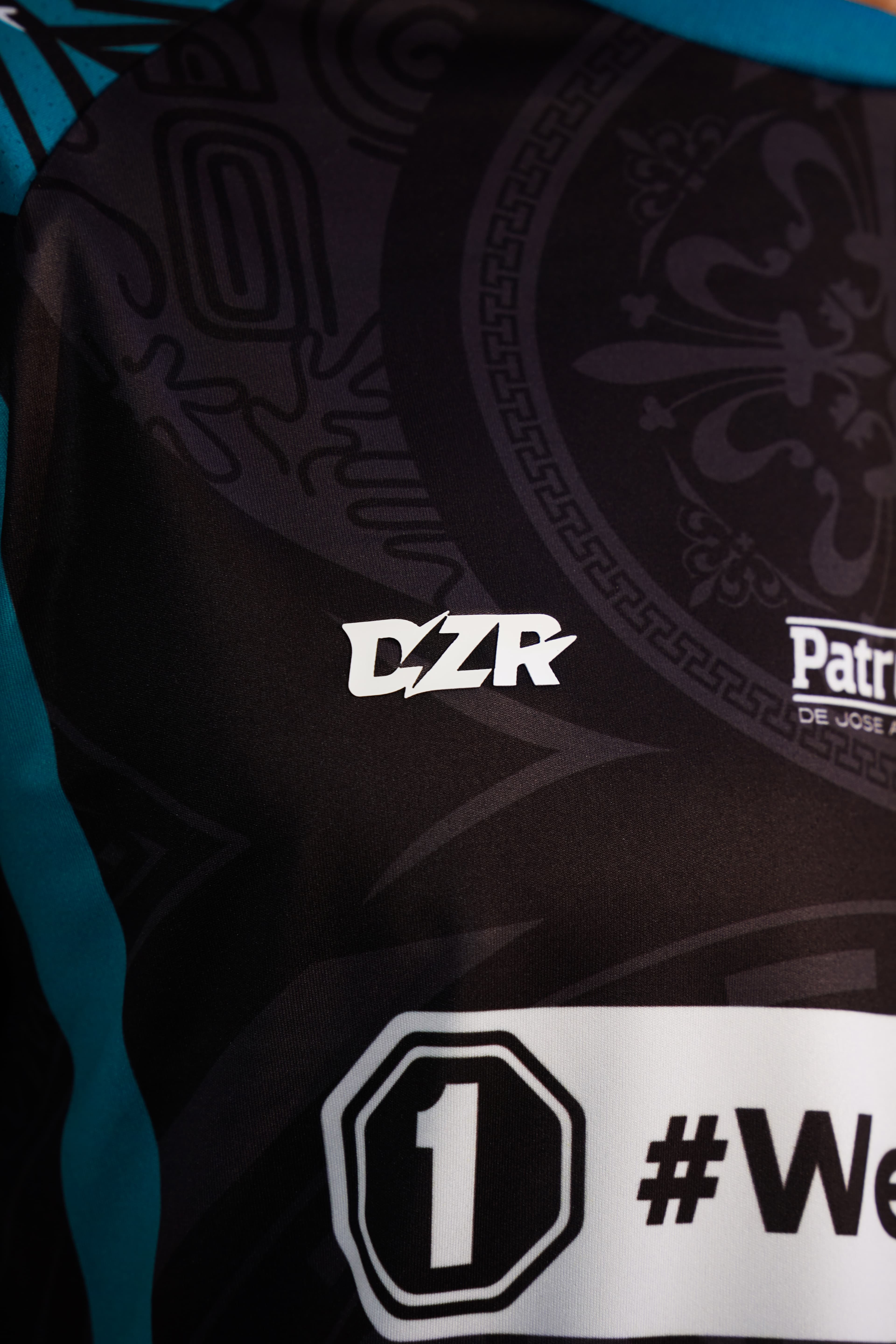 Uniforme de Alacranes de Durango fabricado por DZR