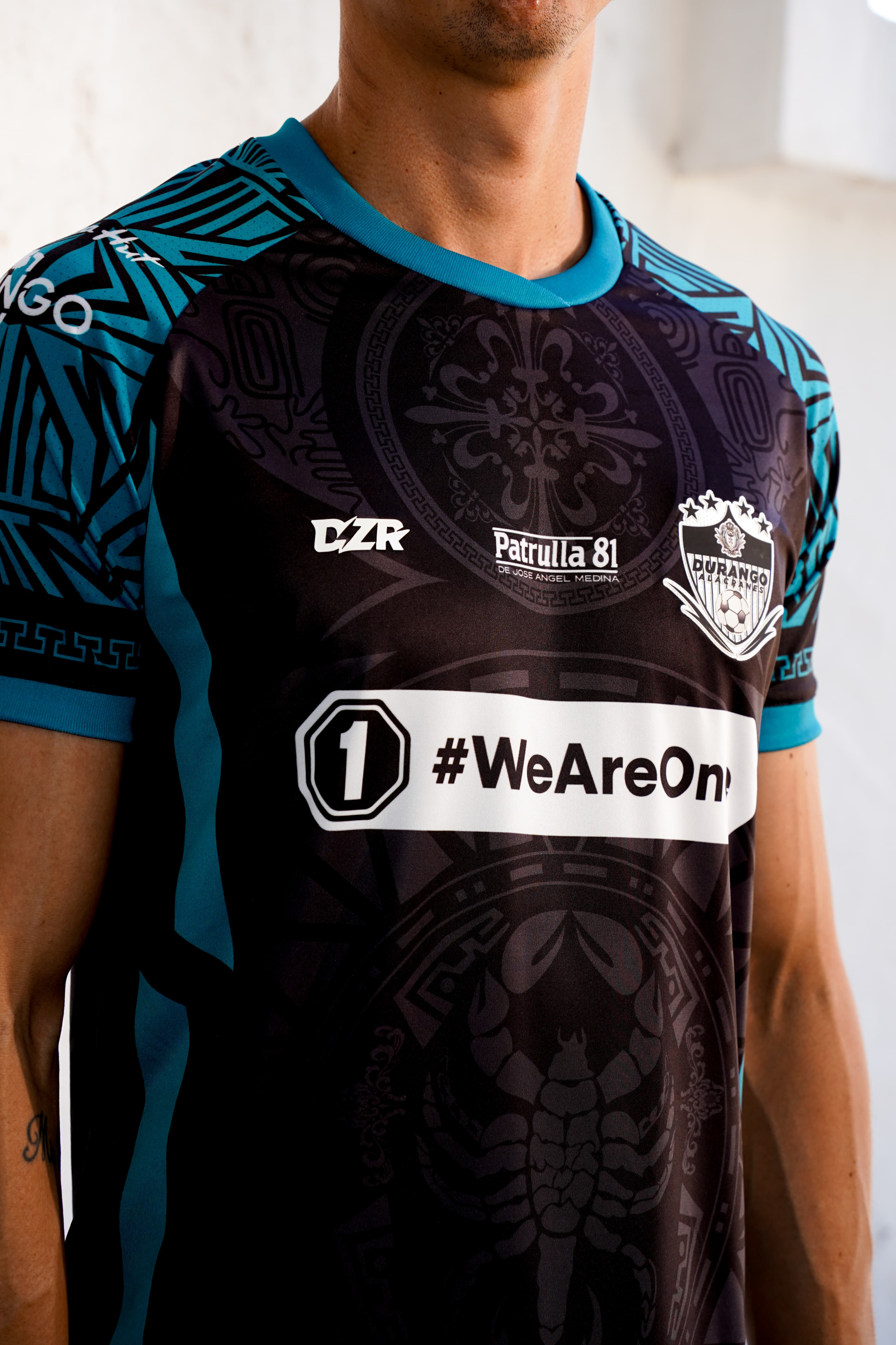 Uniforme de Alacranes fabricado por DZR