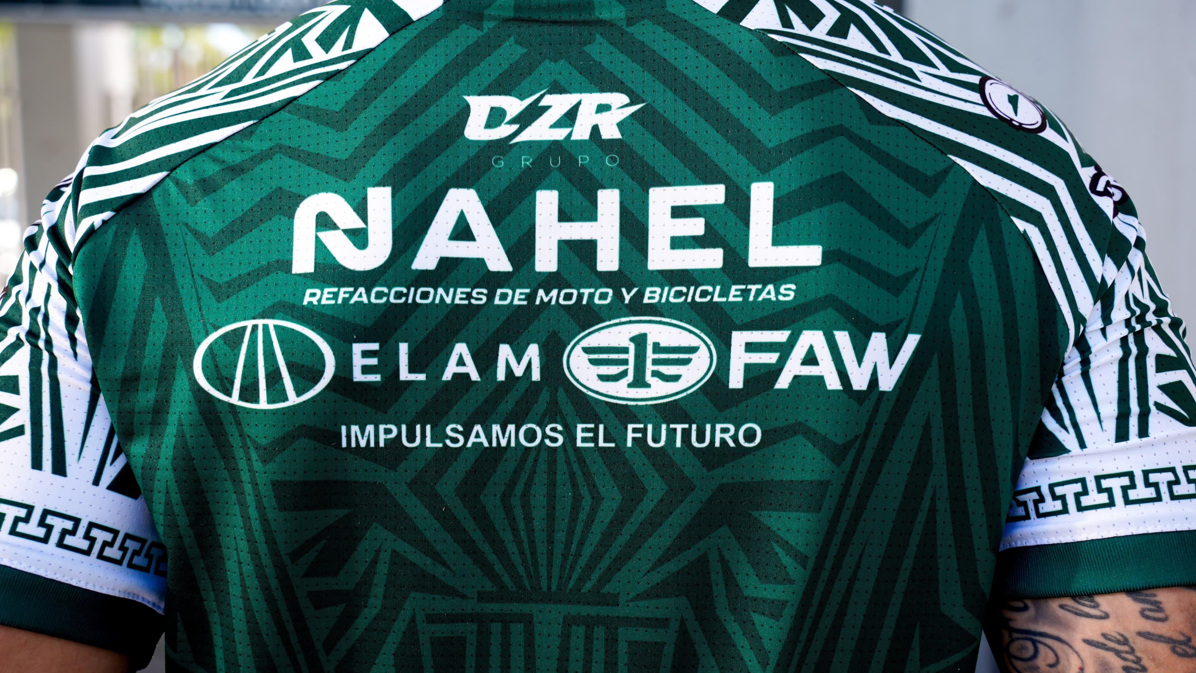 Uniforme deportivo DZR para Alacranes