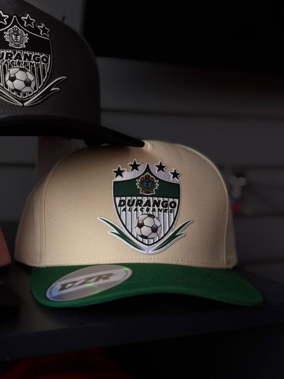 Gorras fabricadas por DZR