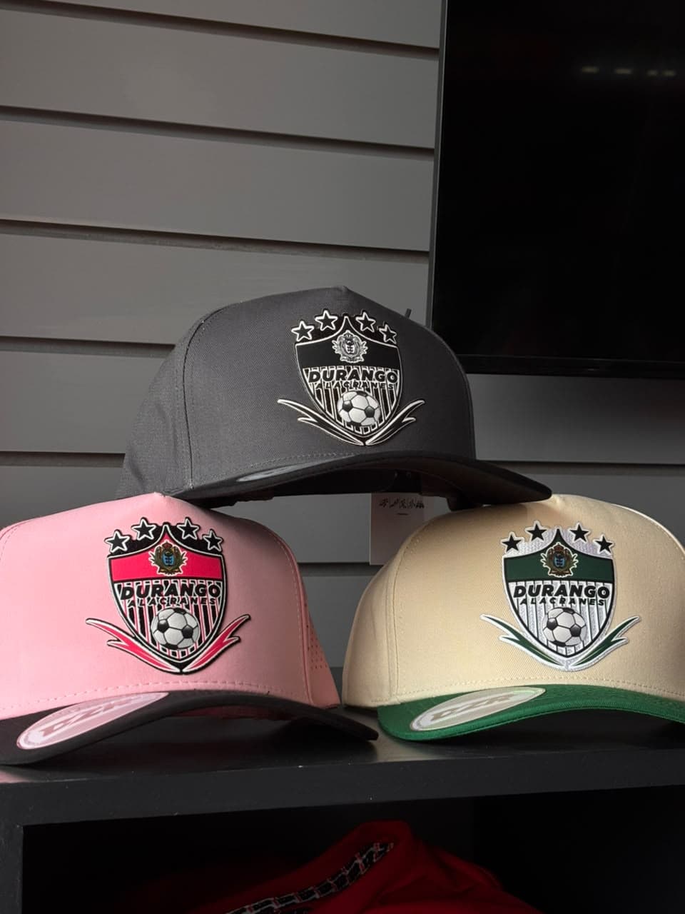 Gorras fabricadas por DZR
